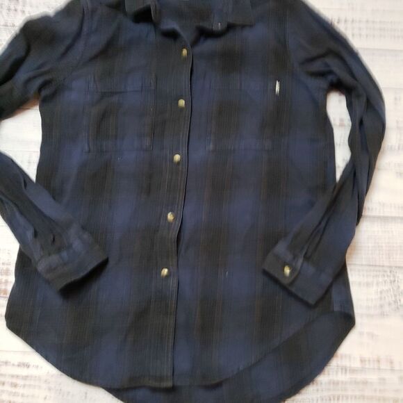 VANS - Flannel Shirt - Perfect for Spring! Size Medium - Picture 7 of 9